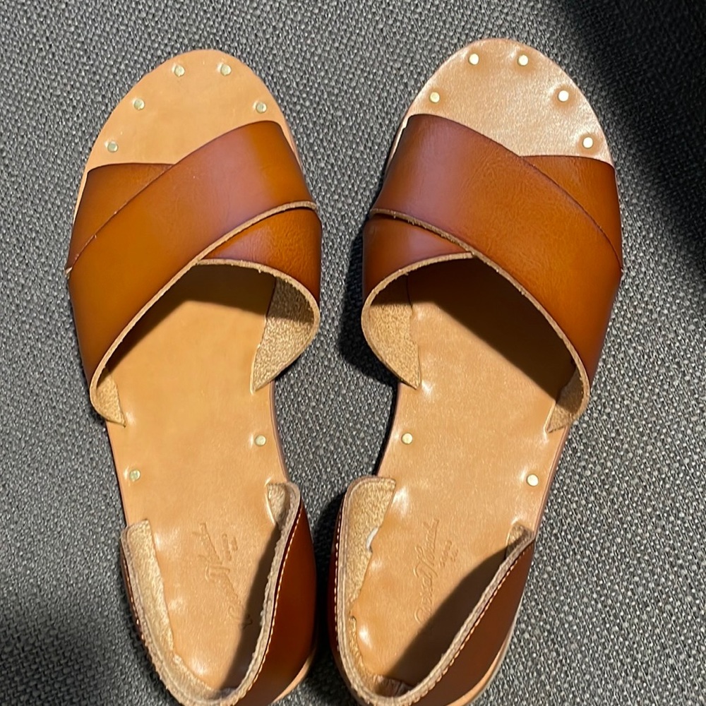 NWOT sandals